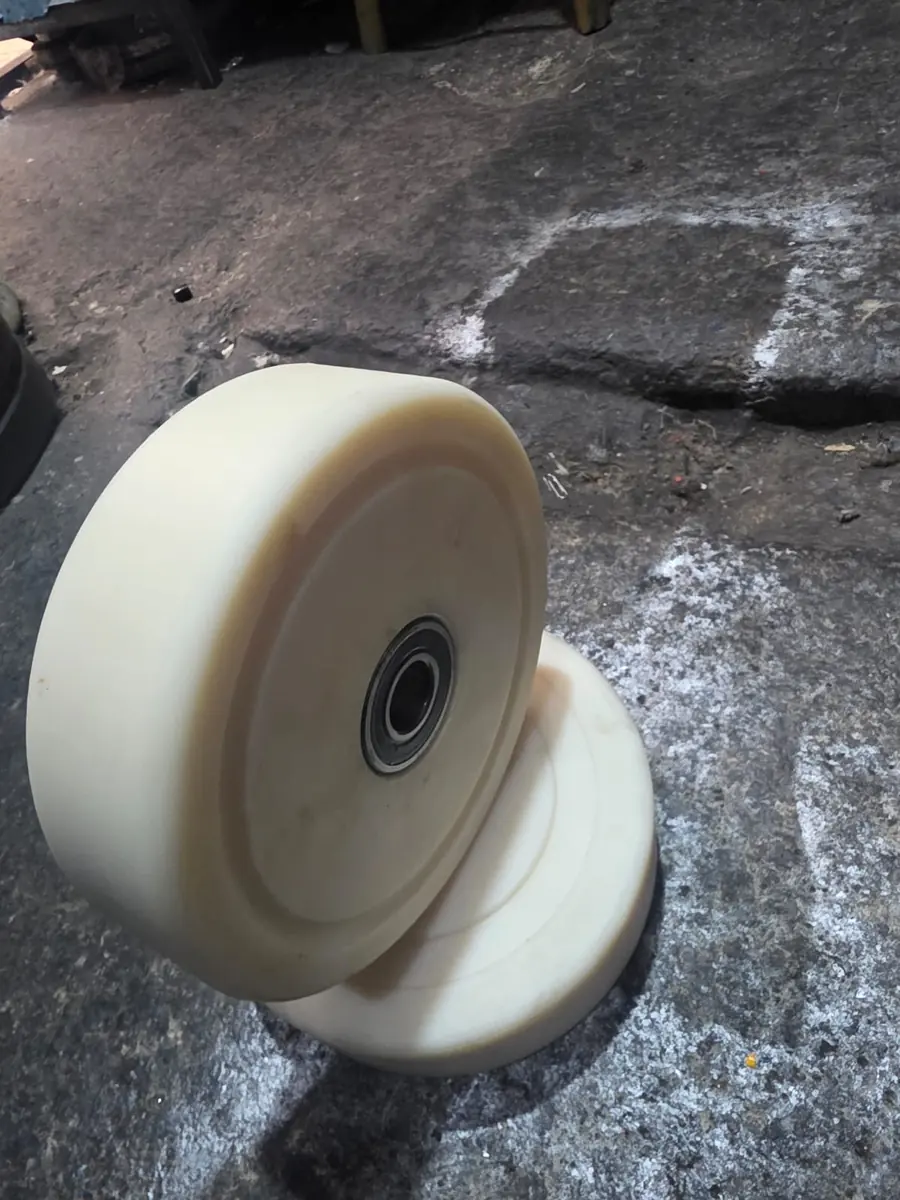Rodaja de nylamid con balero